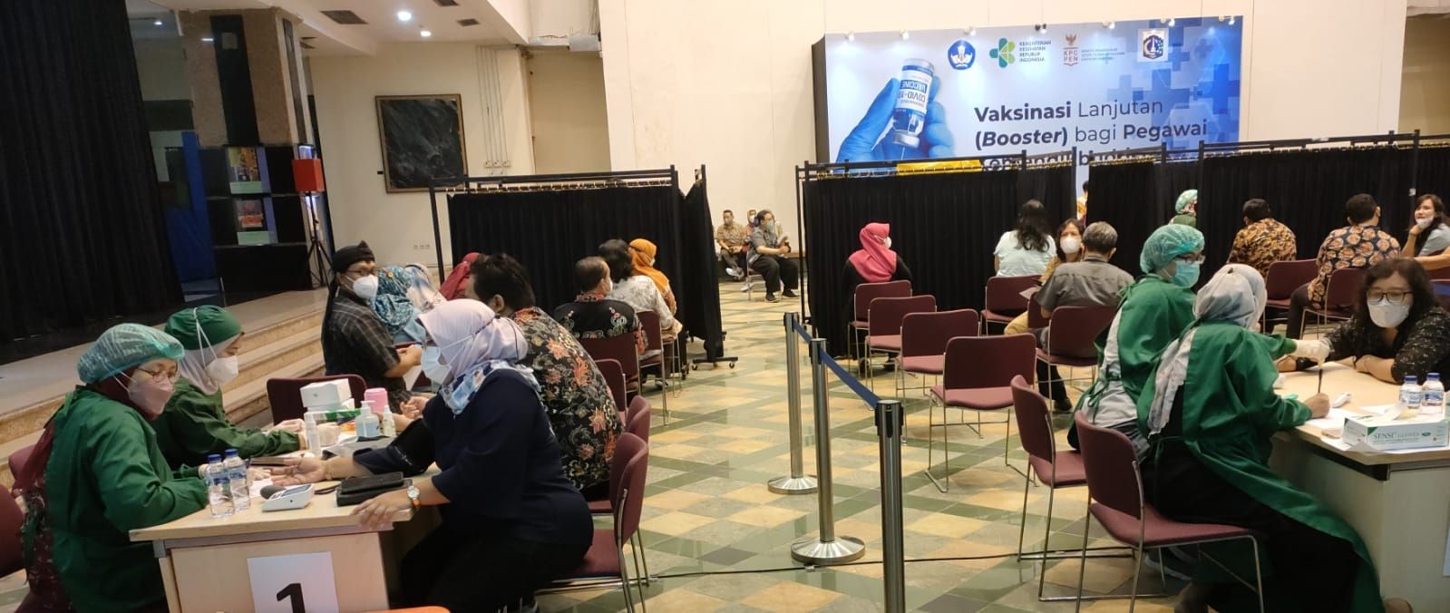 Kemendikbudristek Gelar Vaksinasi Lanjutan Bagi 7.500 Pegawai