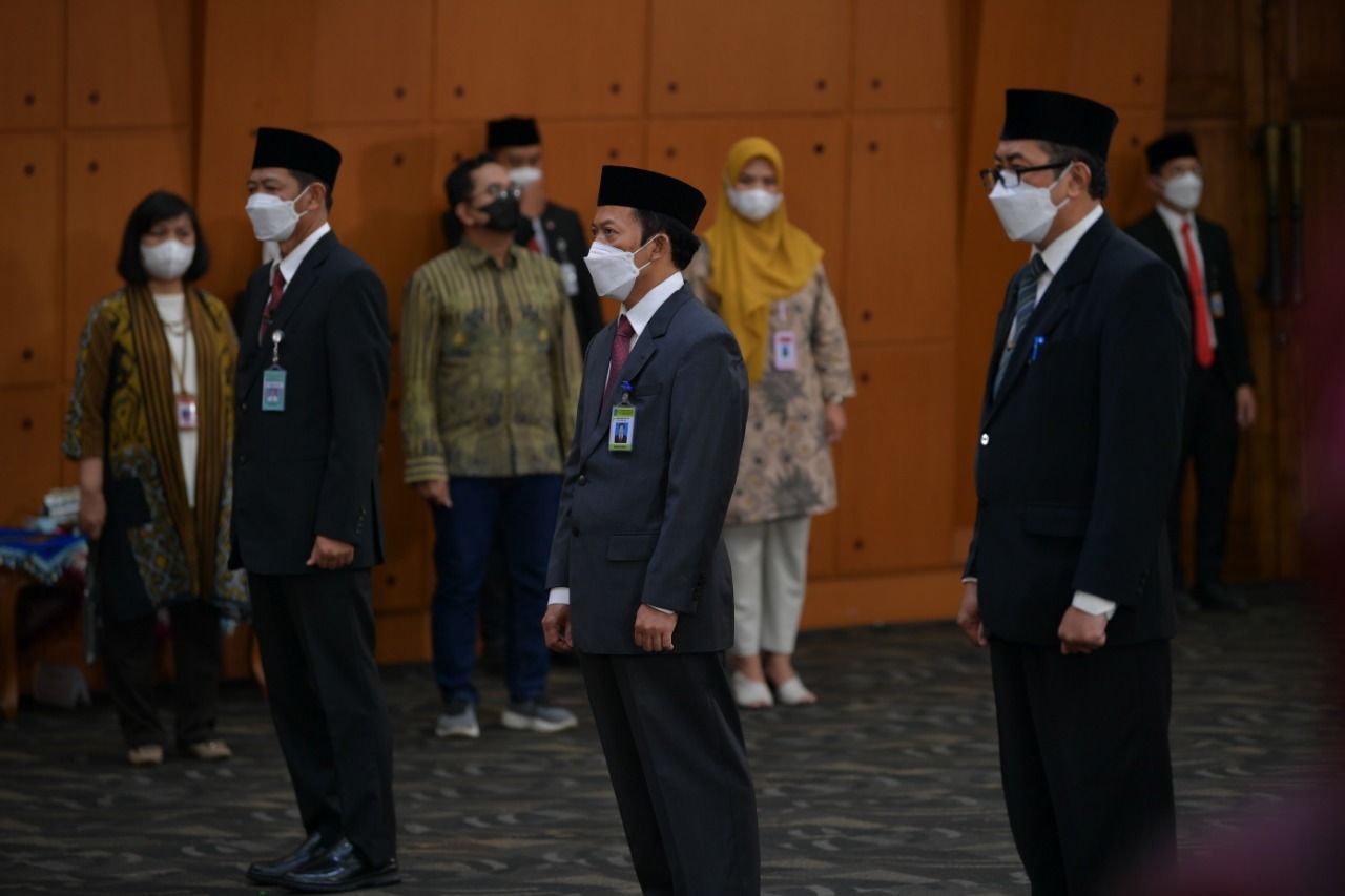 Sesjen Kemendikbudristek Lantik 58 Pejabat, Tekankan Efisiensi Anggaran dan Kolaborasi